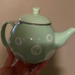 David’s Tea teapot with stainless steel infuser